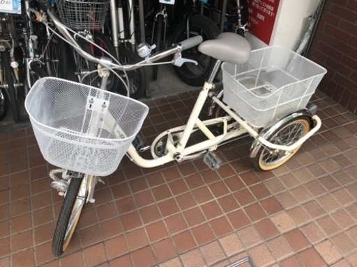 ★展示車　一台限り★　スイングチャーリー　ノーパンク三輪車（ノーパンクタイヤ使用前20インチ　後ろ16インチ）