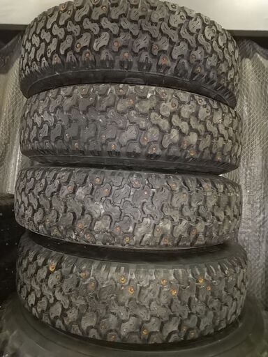 １４５Ｒ１２　スパイクタイヤ　軽自動車用です