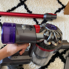 dyson v8 slim fluffy 