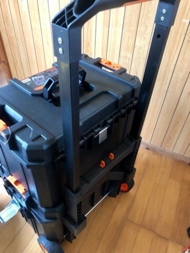 タイヤ付き工具入れ　美品
