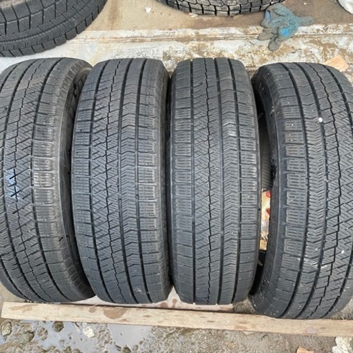 極上タイヤ　BRIDGESTONE VRX2 175/65R15 スタッドレス  タイヤ　2018年製