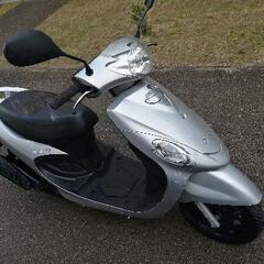 お話中です。SYM x pro50  実働車　好調　65kmオーバー　原付バイク　街乗り　通勤　　
場所整理品　ヘルメットおまけの画像