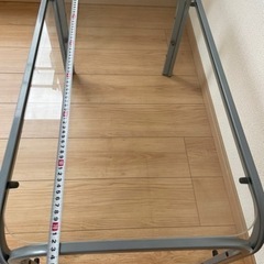 ガラステーブルの画像