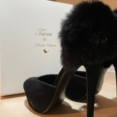 【美品】TSURU by MARIKO OIKAWA 　リアルファー付き　ハイヒール　ブラック　正規箱・ヒール交換ゴム付の画像
