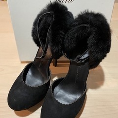 【美品】TSURU by MARIKO OIKAWA 　リアルファー付き　ハイヒール　ブラック　正規箱・ヒール交換ゴム付の画像