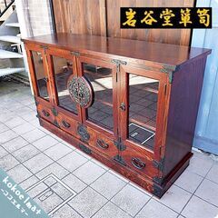 岩手の伝統工芸家具、岩谷堂箪笥 欅材を使用した漆塗りNo.404サイドボード２号新です！牡丹紋様の南部鉄器が魅力の食器棚♪モダンなデザインでご自宅の飾り棚としてや、店舗什器としてもおすすめ！BK126
