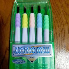 彫刻刀、小学校で使うものです。