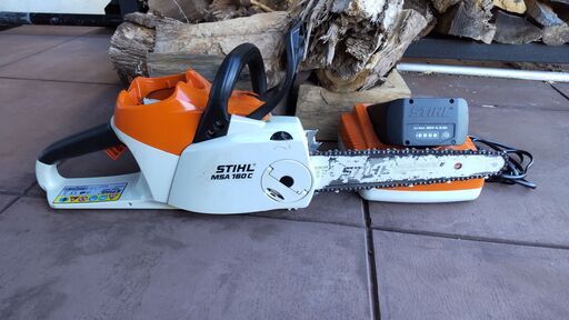 ＭＳＡ１６０Ｃ　スチール製バッテリーチェンソー　バッテリー、充電器付き