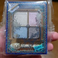 アイシャドー、ハンカチ😳の画像