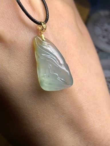 本翡翠ペンダント　k18 ペンダントトップ ミャンマー産　高氷種　18金 悟道