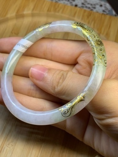 本翡翠バングル　ミャンマー産　春帯彩　お買い得　売り尽くしセール