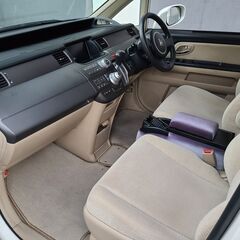 ステップワゴンGLパッケージ　H17　車検4/6　走行114000ｋ　モデューロエアロ＆社外17ＡＷ　純正ＨＤＤナビ＆フルセグＴＶ＆リヤエンターテイメントシステム　カラーバックカメラ　ドラレコ　両側パワースライドドア　キセノン＆イエローフォグ　の画像