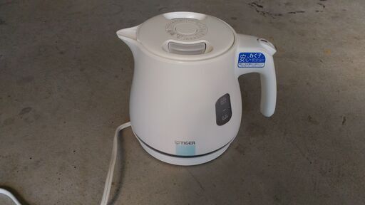 タイガー魔法瓶(TIGER) 電気ケトル ホワイト 0.６L