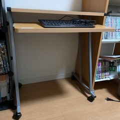 パソコンデスクの画像