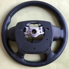 ⭐️トヨタ カムリAVV50用純正ステアリングホイール⭐️中古品⭐️の画像