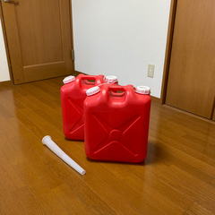 灯油ポリタンク2個