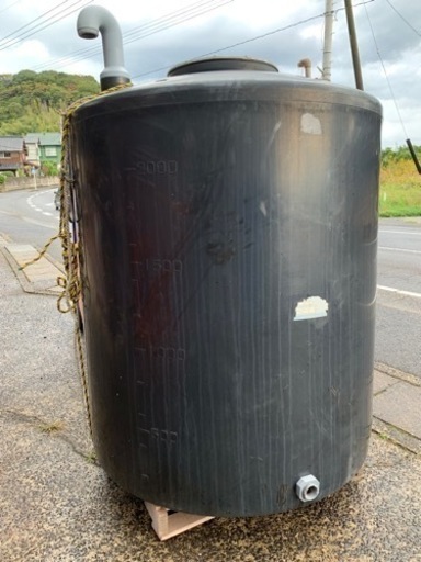 水タンク　2000L　雨水利用や農業、工業用に