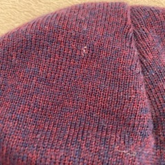 小さめ　h&m ニット帽　エンジ　ニット帽の画像