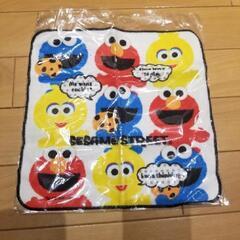 あげます。セサミストリート　ワンデイキャリーバッグとミニタオルの画像