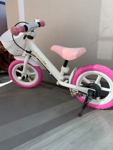 エアーバイク　ストライダーみたい！　ピンクで可愛い