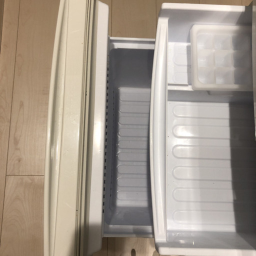 【取引決定】良品❗️引渡し日曜日限定　シャープ冷蔵庫　ホワイト　137L  SHARP SJ-D14F