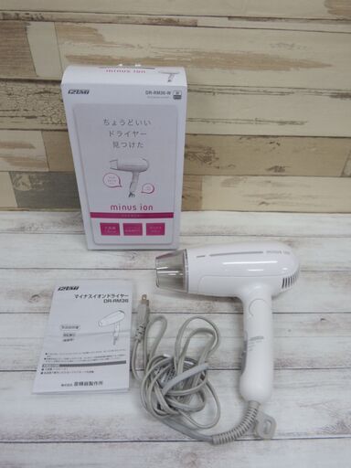 美品♪　イズミ　DR-RM36-W　マイナスイオンヘアードライヤー　ホワイト　IZUMI　ドライヤー