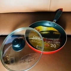 フライパン　4点まとめ売り＋鍋 おまけ付きの画像