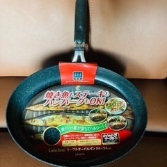 フライパン　4点まとめ売り＋鍋 おまけ付きの画像