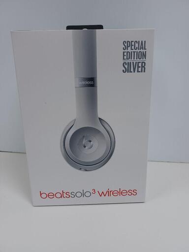 美品Beats Solo3 Wireless シルバー　オンイヤーヘッドフォン