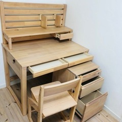 コイズミ　学習机　の画像