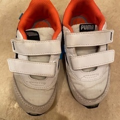 PUMAのスニーカー（15.5センチ）の画像