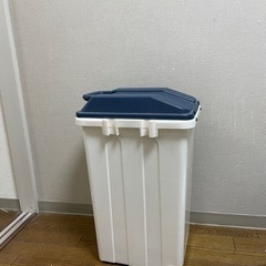 蓋付きゴミ箱