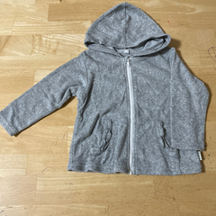 サイズ90 チャック付きの薄手の上着です。ジャンパー　アウター