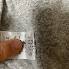 サイズ90 チャック付きの薄手の上着です。ジャンパー　アウターの画像