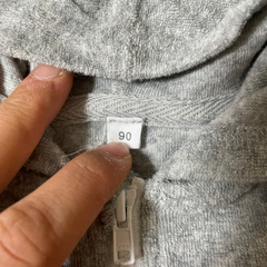 サイズ90 チャック付きの薄手の上着です。ジャンパー　アウターの画像