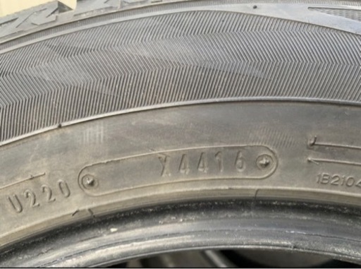 ダンロップスタッドレスタイヤ　205/60R16