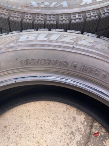 2019年製　スタッドレスタイヤ　185/65R15  8部山程度　BS