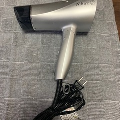 ☆お話し中☆IZUMIのドライヤー 2020年製の画像