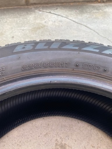 2019年製　スタッドレスタイヤ　225/55R17  8部山程度　BS