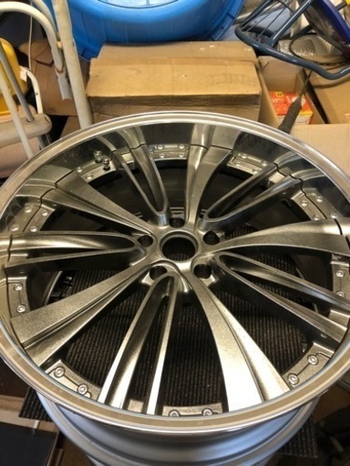 ホイル22インチ半額