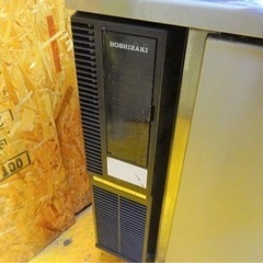 (538-0) 厨房機器/ホシザキ/業務用テーブル形冷蔵庫/台下冷蔵庫/RT-150PNE/店舗/飲食店