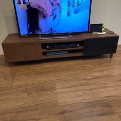 テレビボードの画像