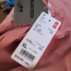 新品タグ付き ¥6990　UNIQLO
ライトブロックテックコート

の画像