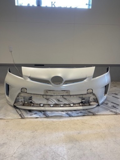 発送可能プリウス 30 後期 純正フロントバンパー 070 パールホワイト