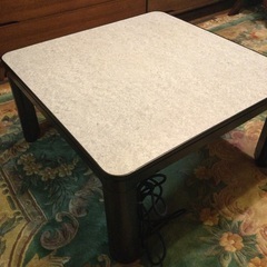 昨シーズンのみ使用のコタツ　取りに来てくれる方限定　エレベーターなしの5階の画像