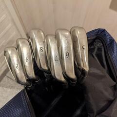 【メンズ】 ゴルフバッグ + アイアン（5,6,7,8,9,P）セットの画像