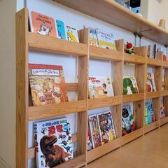 国産杉の絵本収納ラックの画像