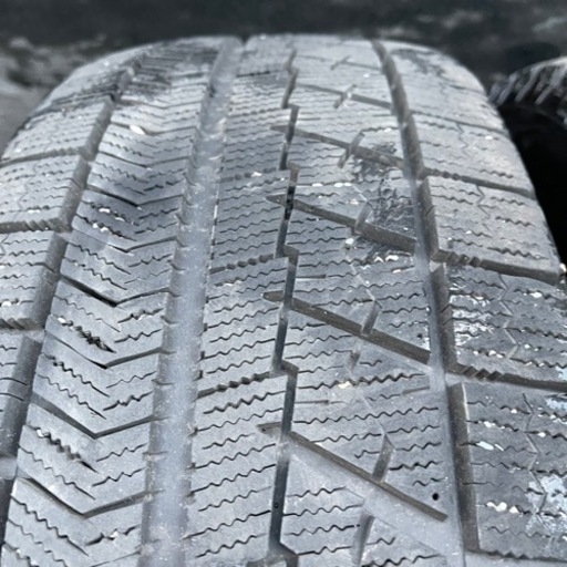 バリ山　BRIDGESTONE VRX 215/65R16 スタッドレス  タイヤ　2017年製