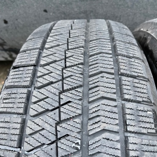 バリ山　BRIDGESTONE VRX2 215/60R17 スタッドレス  タイヤ　2018年製
