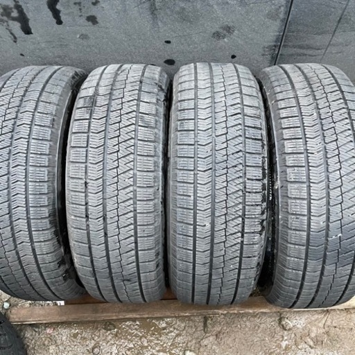 バリ山　BRIDGESTONE VRX2 215/60R17 スタッドレス  タイヤ　2018年製